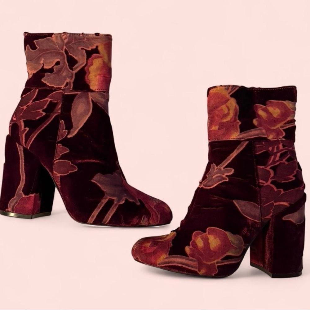 Steve Madden Elissa Velvet Floral Boots Size 5